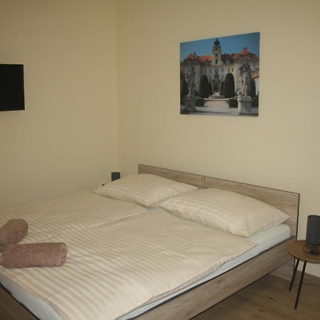 Comenius Moravus Vinarsky Dvur Mikulov Exterior photo