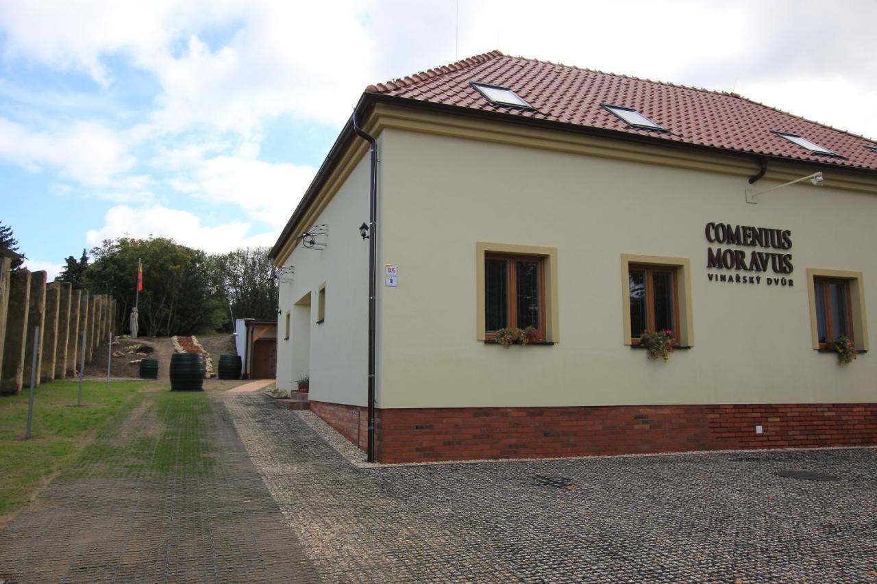 Comenius Moravus Vinarsky Dvur Mikulov Exterior photo