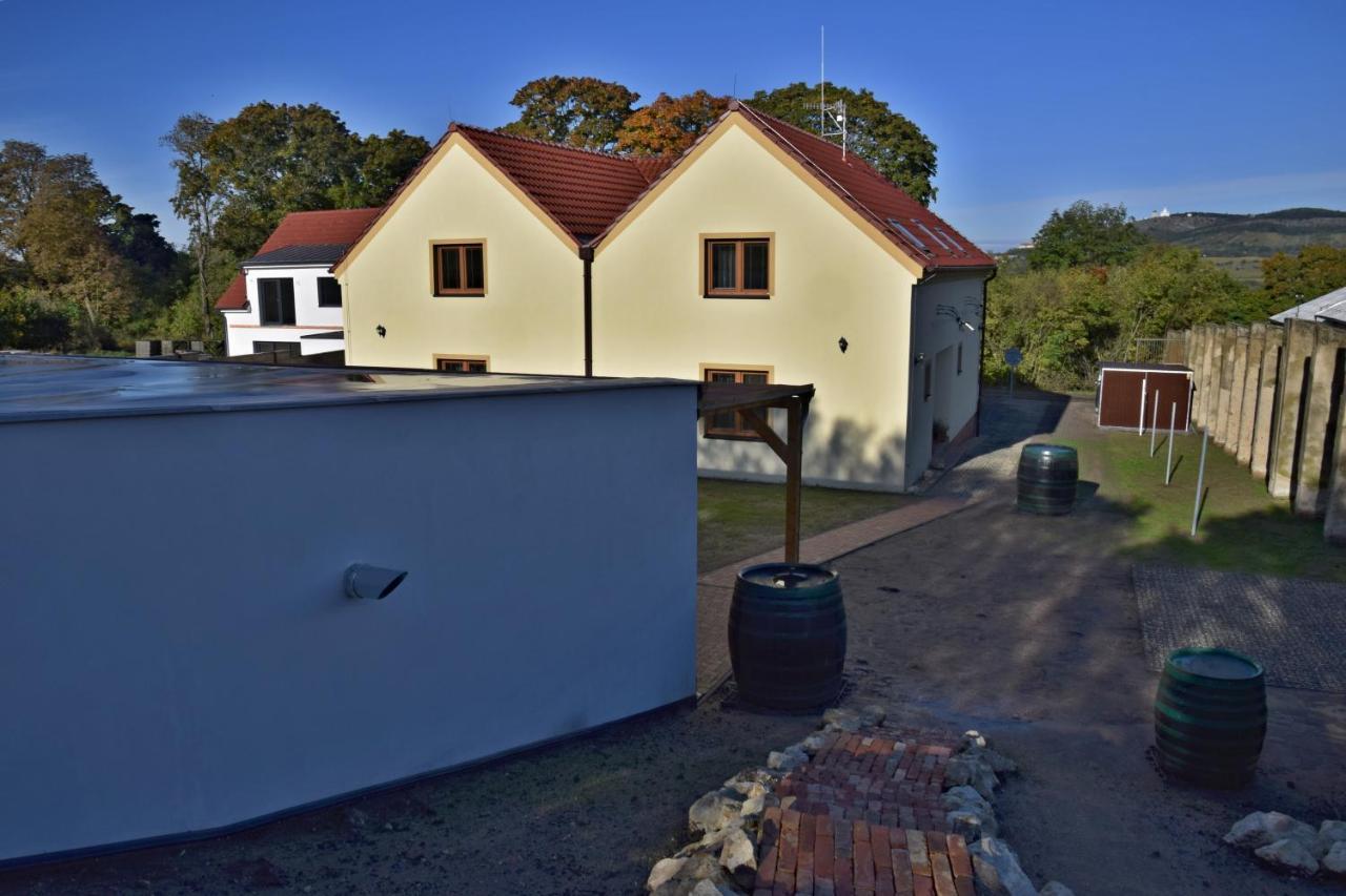 Comenius Moravus Vinarsky Dvur Mikulov Exterior photo